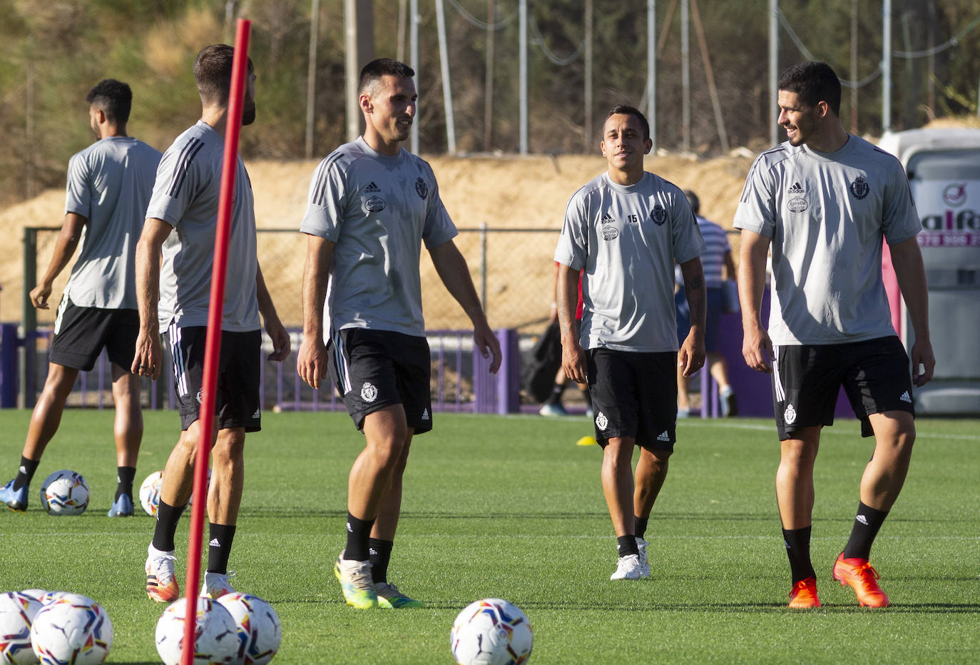 La plantilla del Real Valladolid ha entrenado esta mañana en los Anexos del estadio José Zorrilla. 