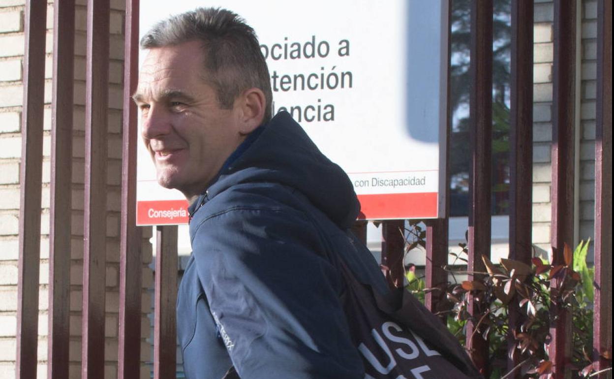 Urdangarin asiste al centro Hogar Don Orione, donde ha trabajado como voluntario durante su estancia en prisión