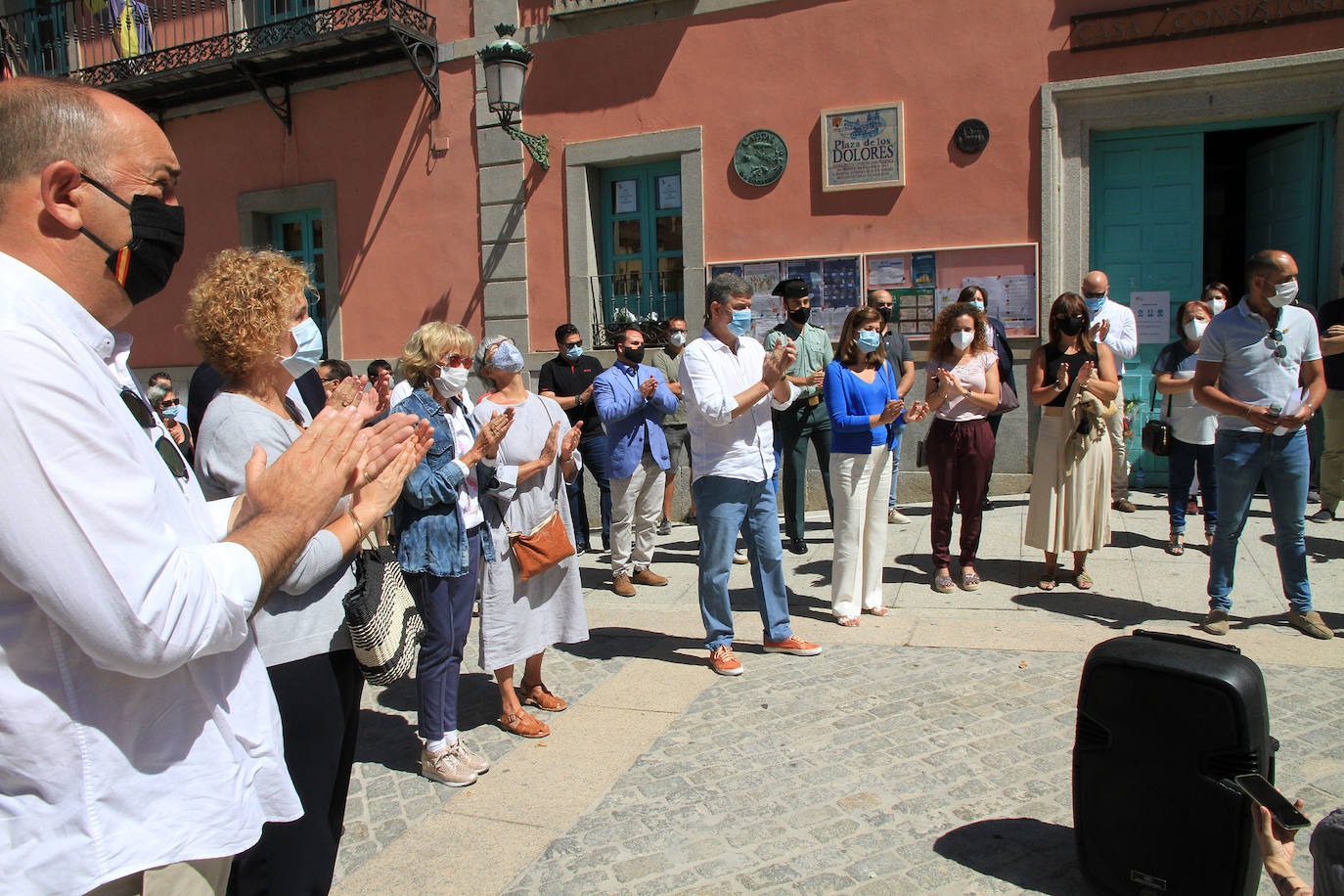 La rabia contra la violencia machista resuena en La Granja. 