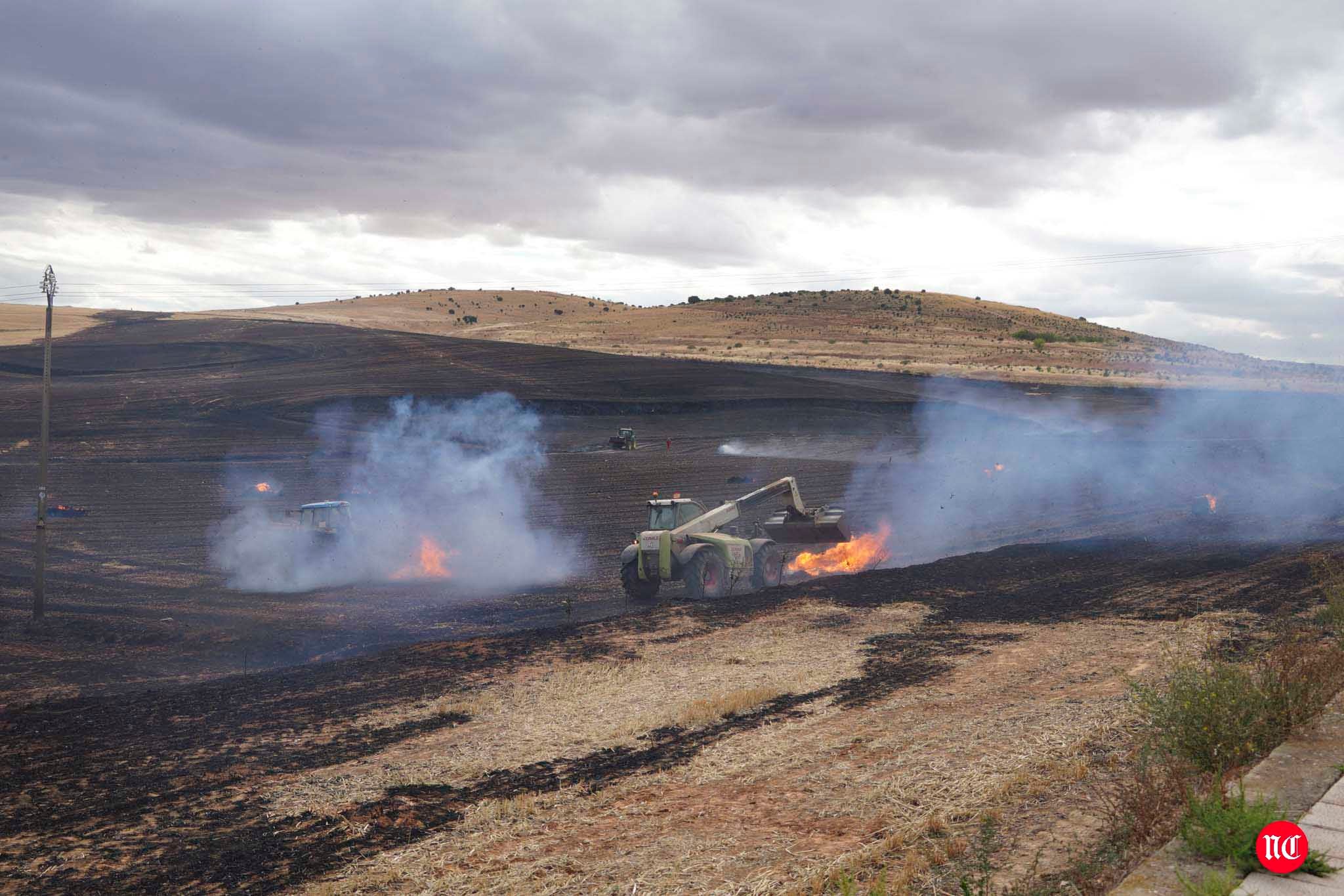 Labores de extinción del incendio. 