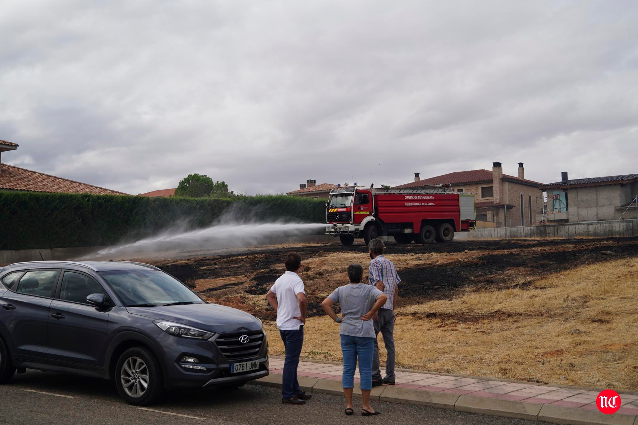 Labores de extinción del incendio. 