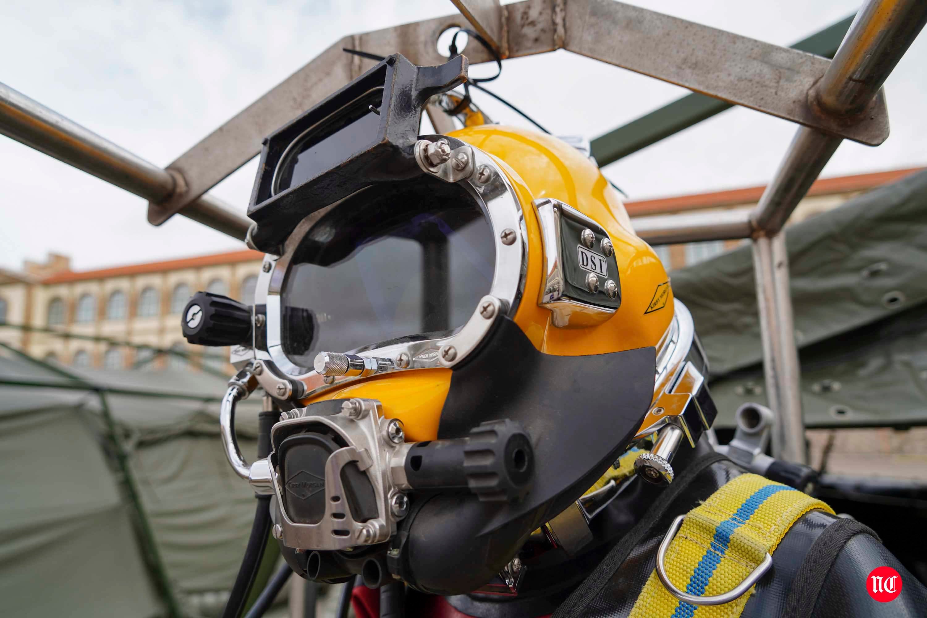 Visita de la ministra al cuartel de Arroquia en Salamanca. 