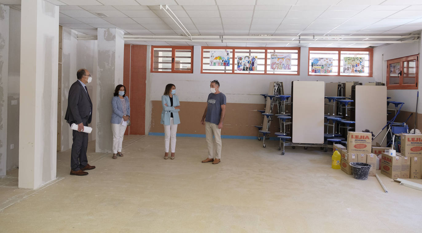 Fotos: La consejera de Educación, Rocío Lucas, visita el colegio Alonso Berruguete de Valladolid