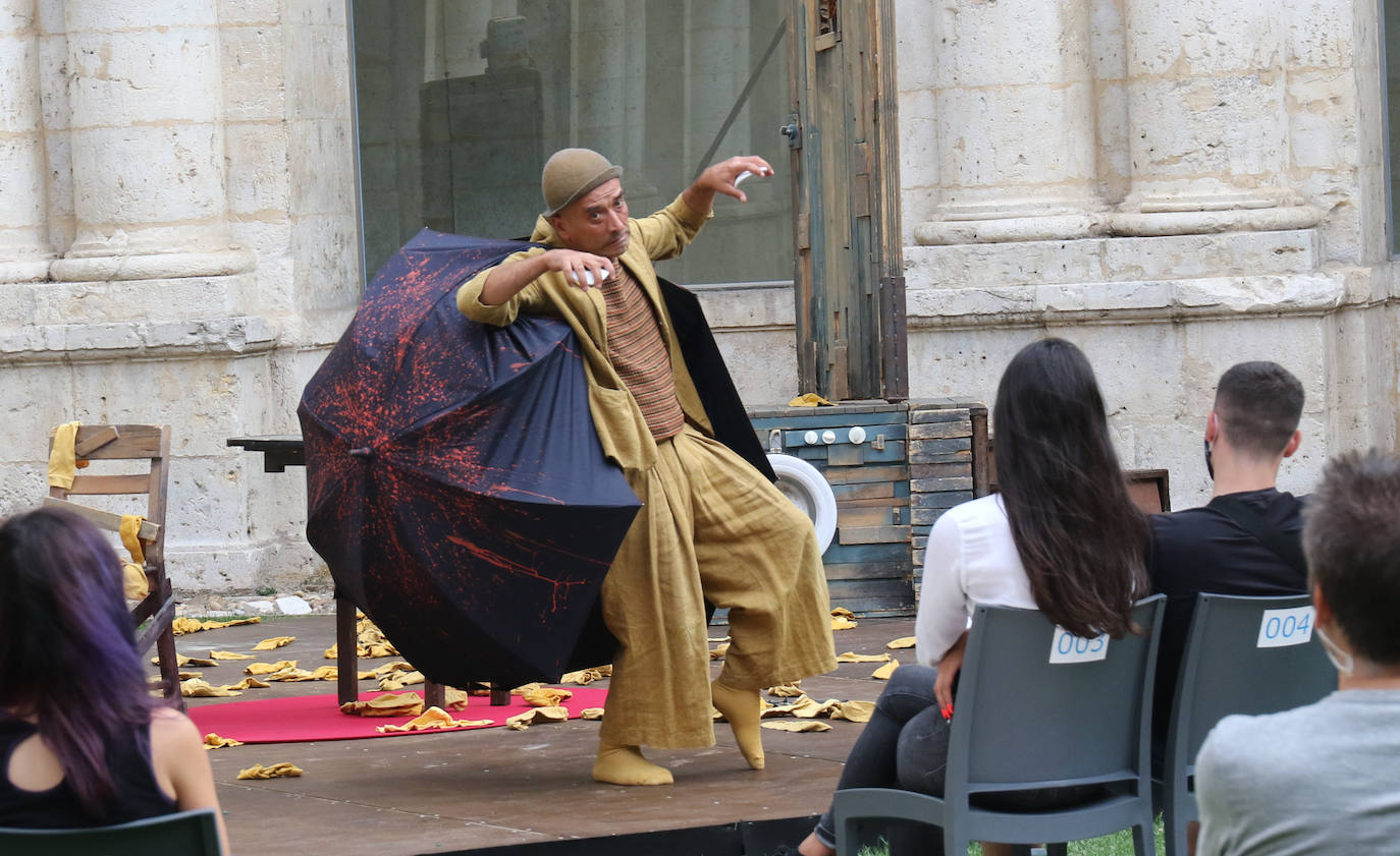 Leandre divierte al público del Herreriano con su hilarante 'Rien à dire'