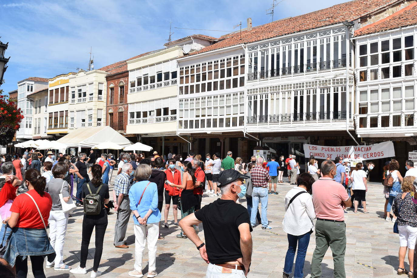 Protesta contra las macrogranjas en Aguilar.