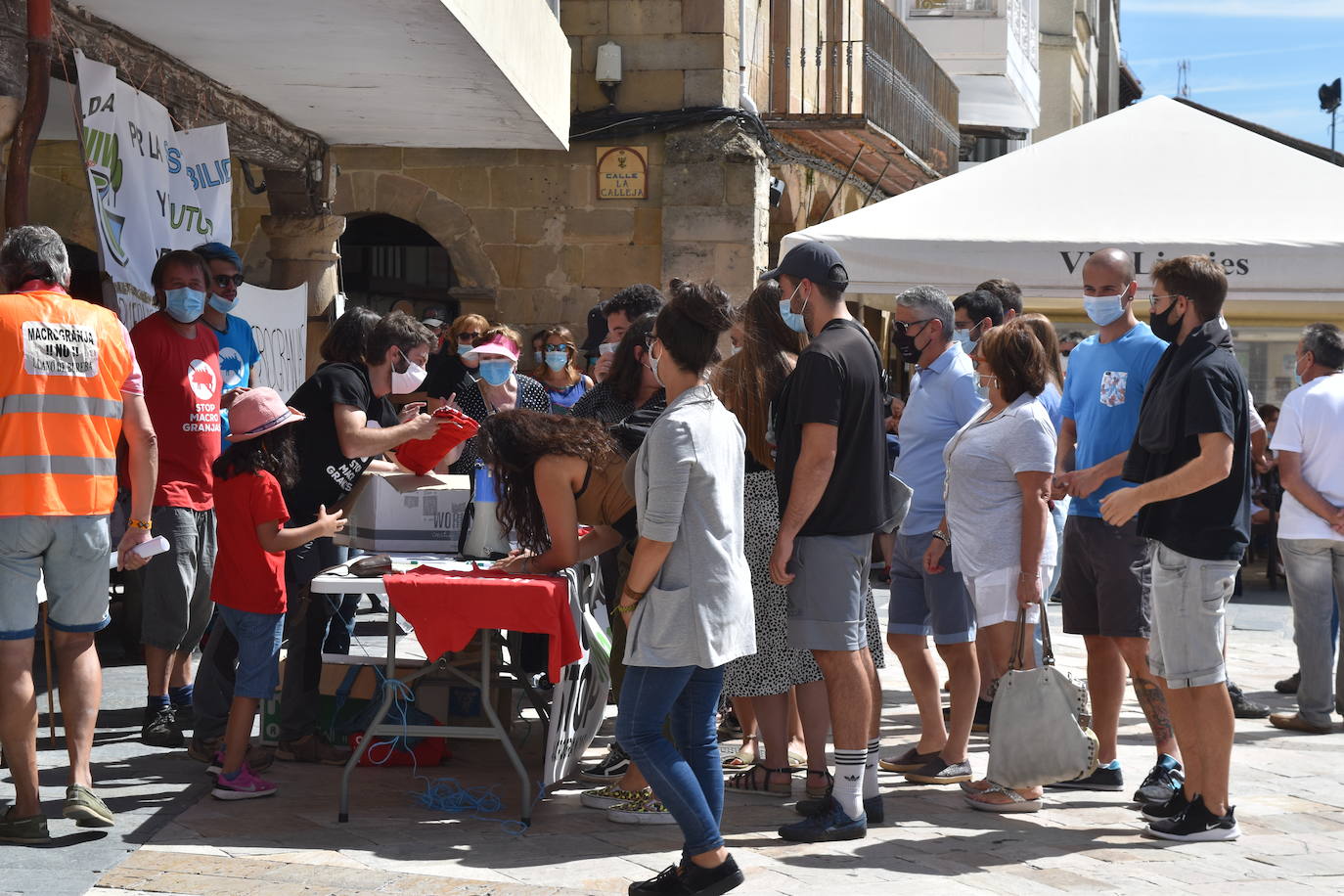 Protesta contra las macrogranjas en Aguilar.