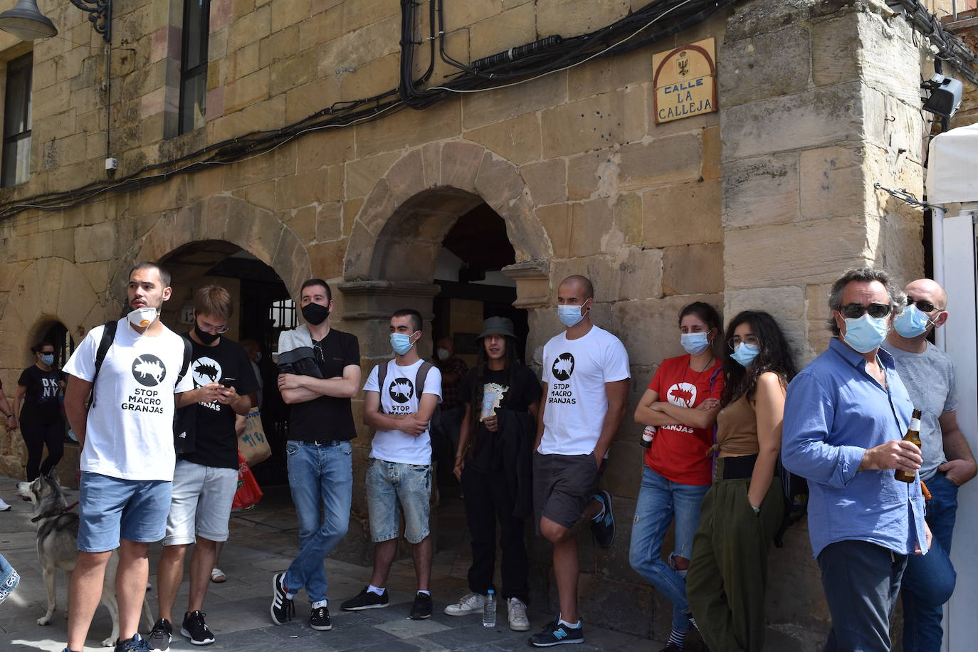 Protesta contra las macrogranjas en Aguilar.