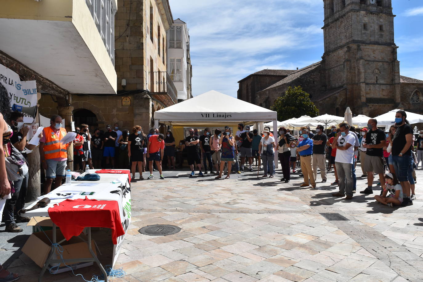 Protesta contra las macrogranjas en Aguilar.