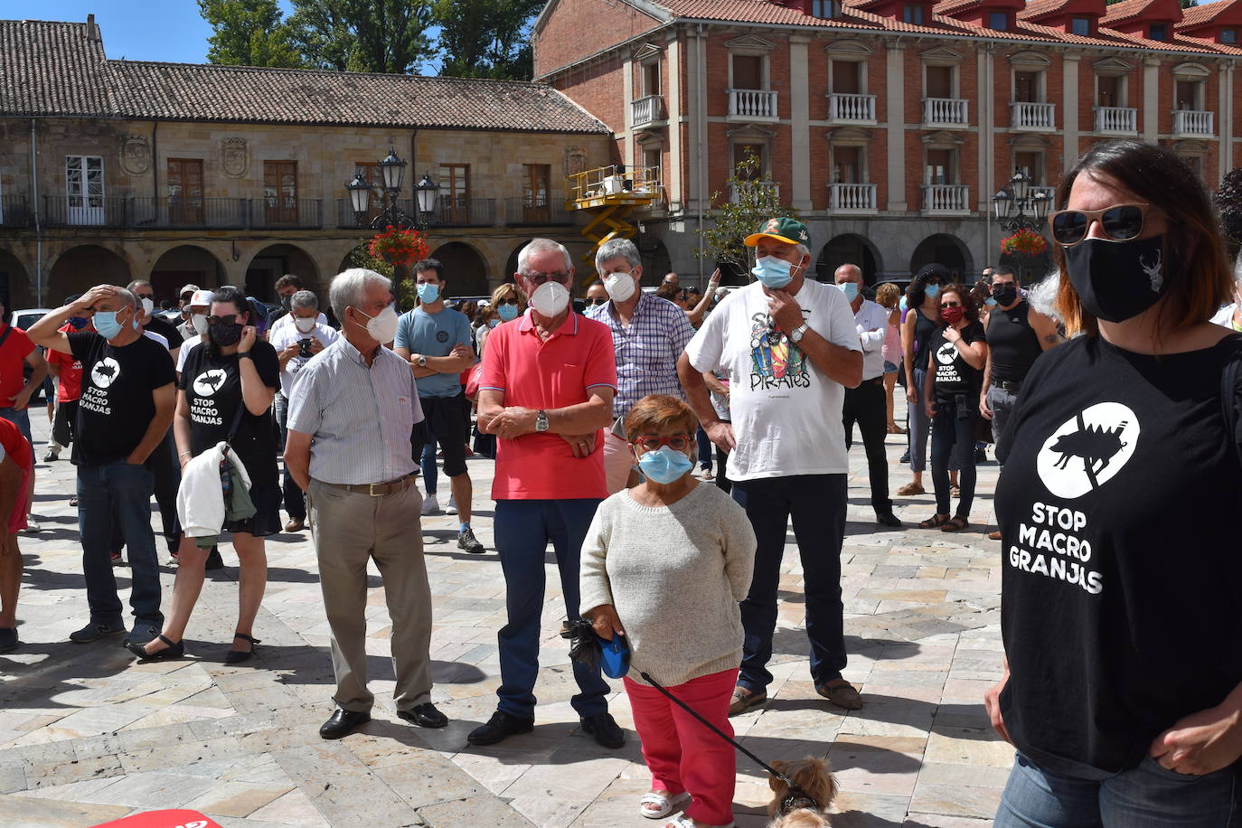 Protesta contra las macrogranjas en Aguilar.