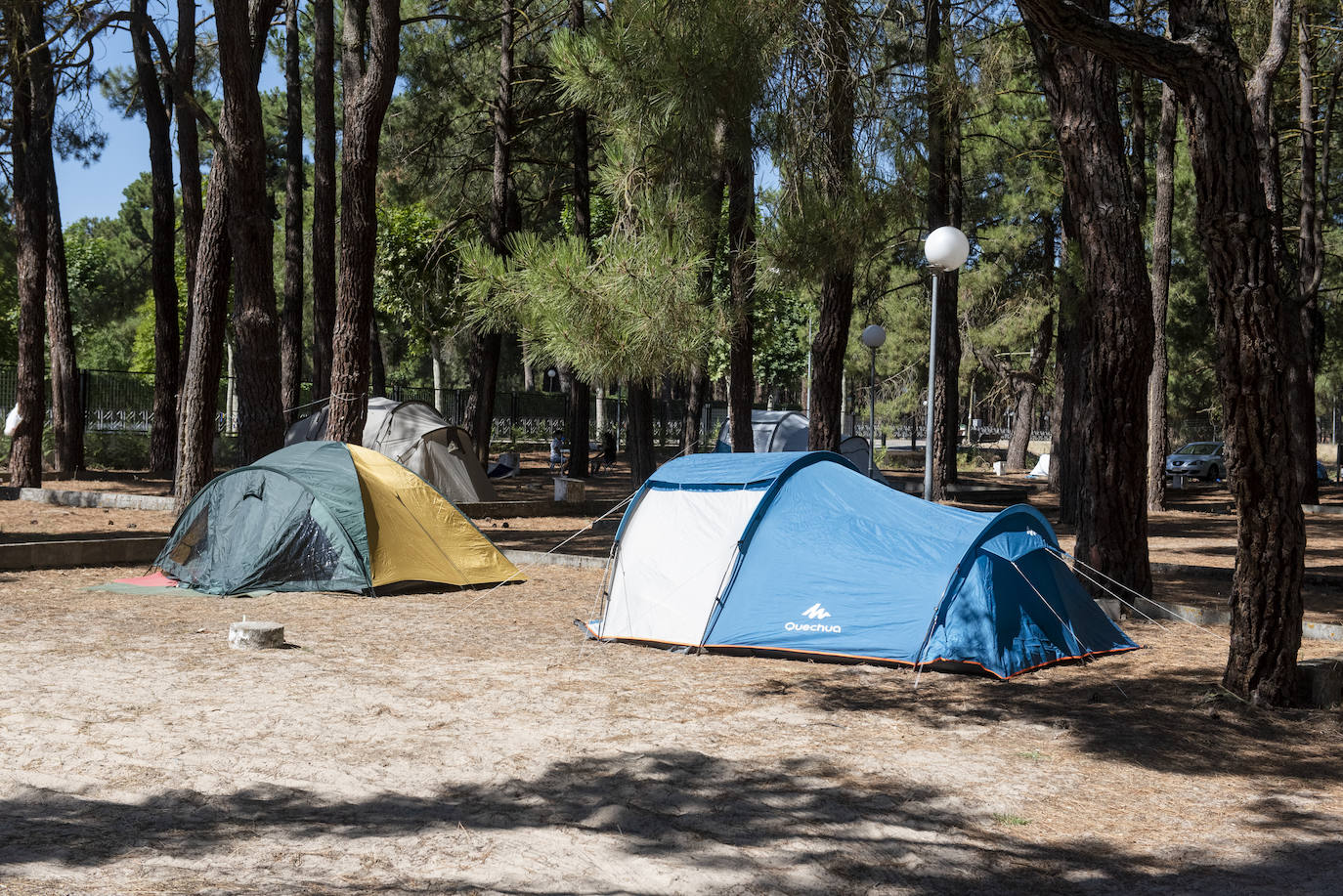 La orden de aislamiento vacía tiendas y ahuyenta el ocio en Cantalejo.