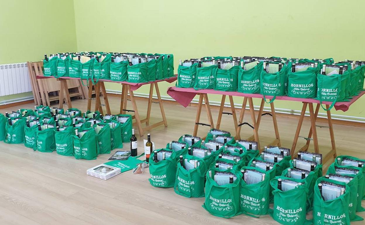 Productos con los que ha obsequiado el Ayuntamiento de Hornillos de Eresma a sus vecinos.