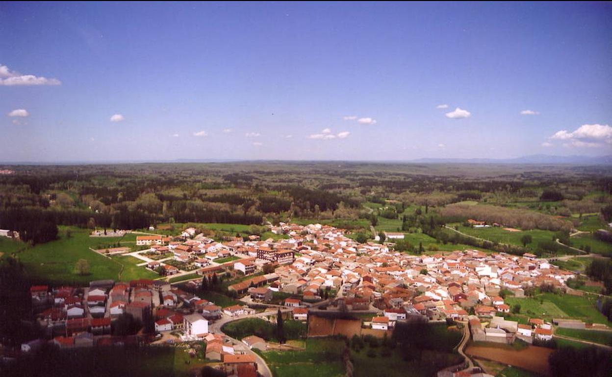 Vista aérea de Navasfrias. 