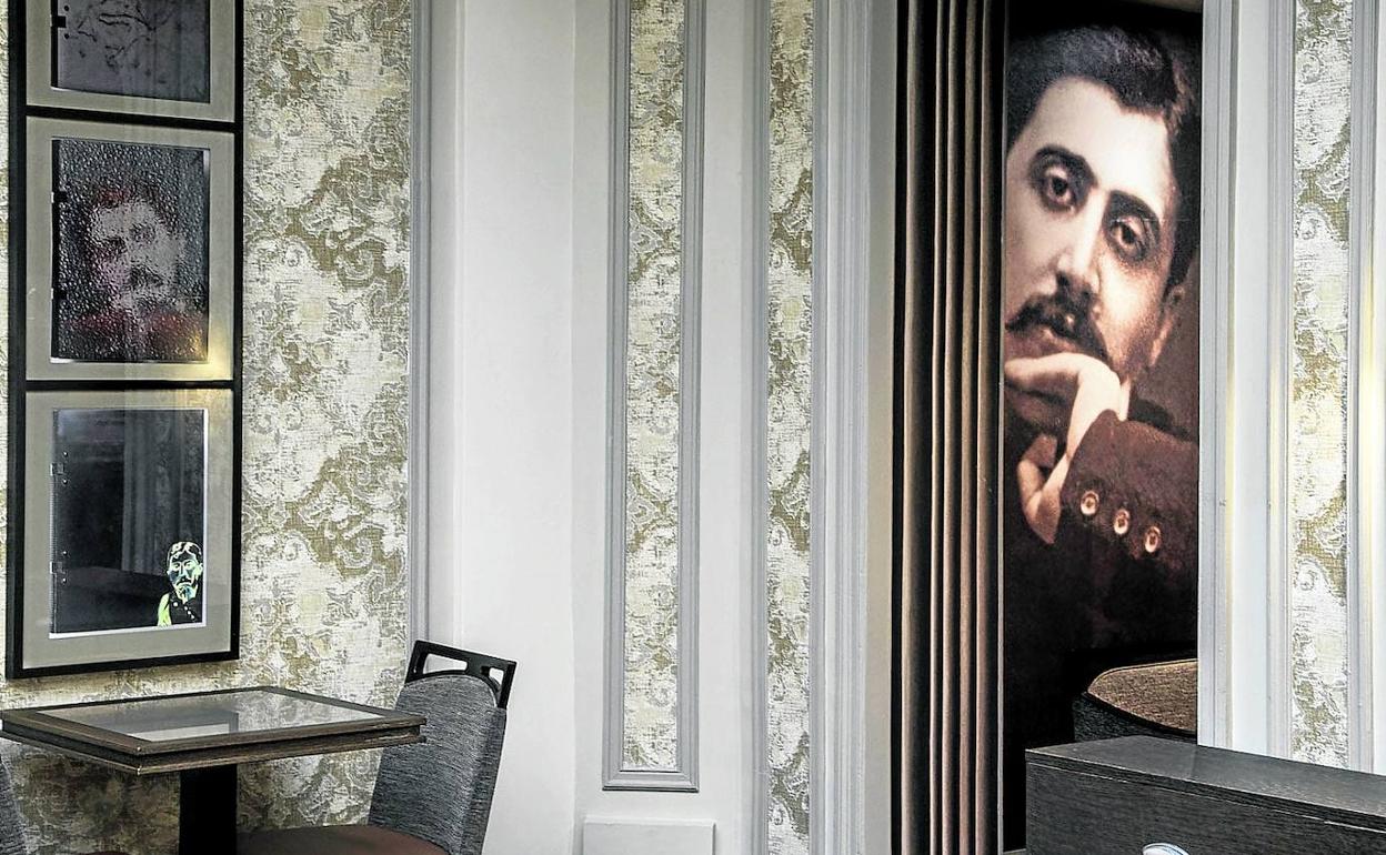 El hotel Le Swann está dedicado íntegramente a la figura de Marcel Proust.