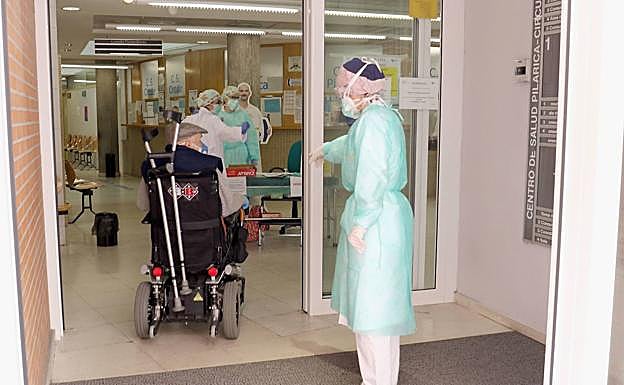 La sobrecarga de la atención primaria pone al borde del colapso 114 centros de salud de la región