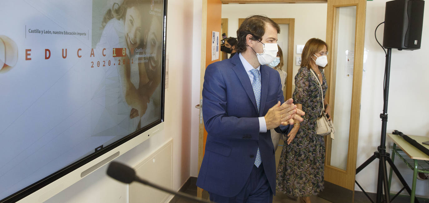 Fotos: Fernández Mañueco visita el IESO de Arroyo de la Encomienda (Valladolid)