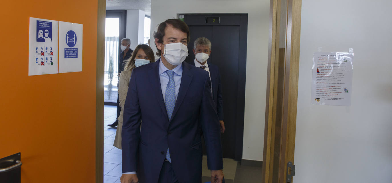 Fotos: Fernández Mañueco visita el IESO de Arroyo de la Encomienda (Valladolid)