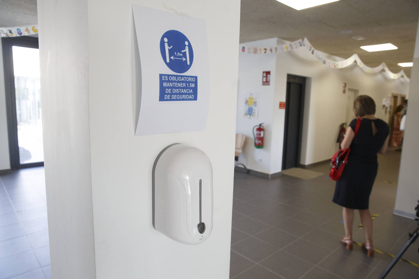 Fotos: Fernández Mañueco visita el IESO de Arroyo de la Encomienda (Valladolid)