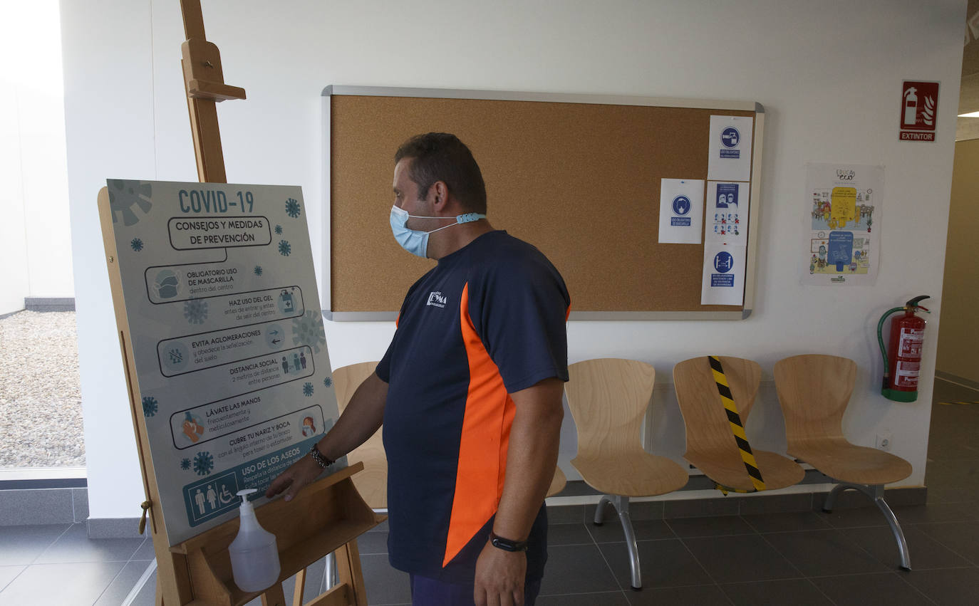 Fotos: Fernández Mañueco visita el IESO de Arroyo de la Encomienda (Valladolid)