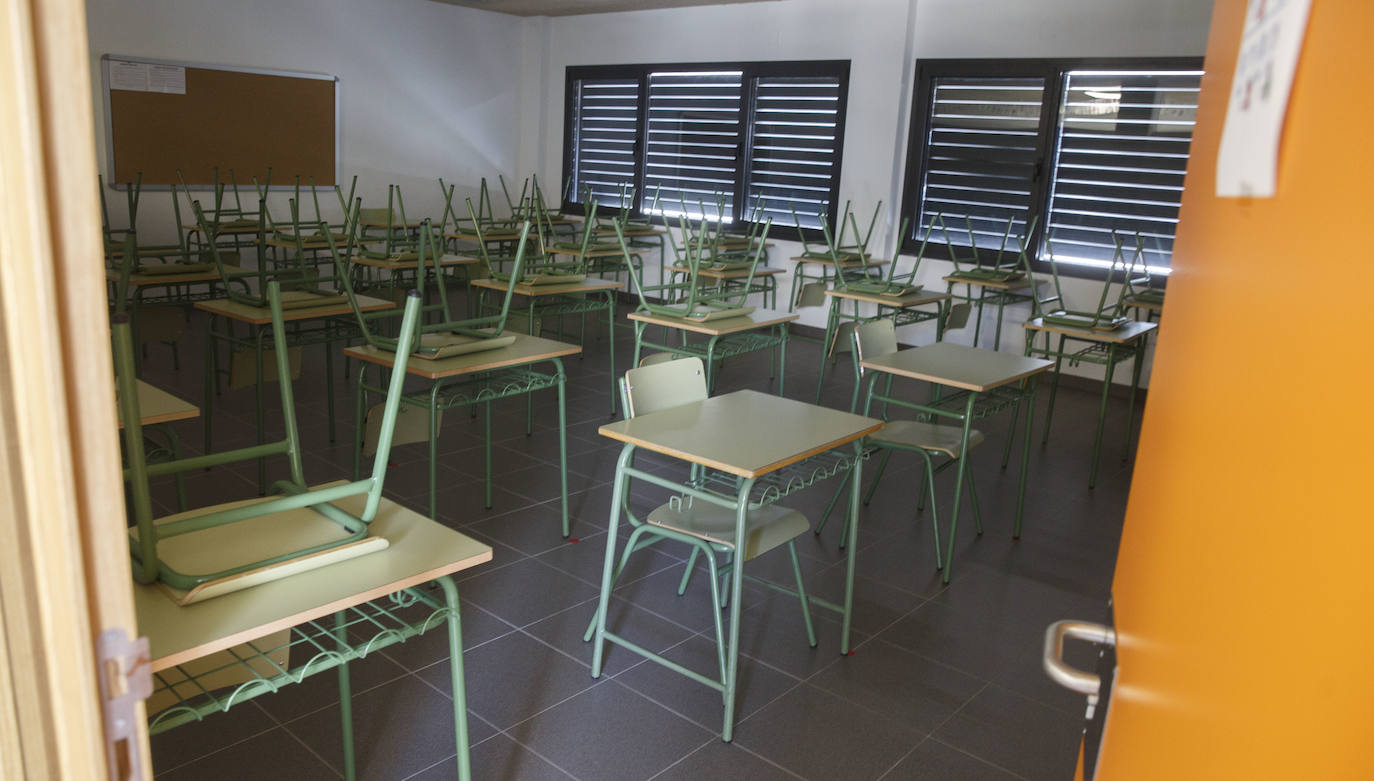 Fotos: Fernández Mañueco visita el IESO de Arroyo de la Encomienda (Valladolid)