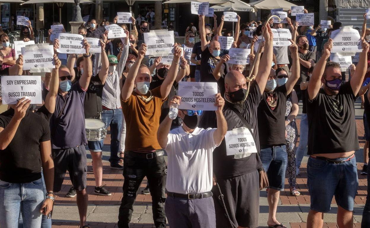 Concentración el pasado día 22 en la Plaza Mayor contra las medidas impuestas al ocio nocturno y a la hostelería. 