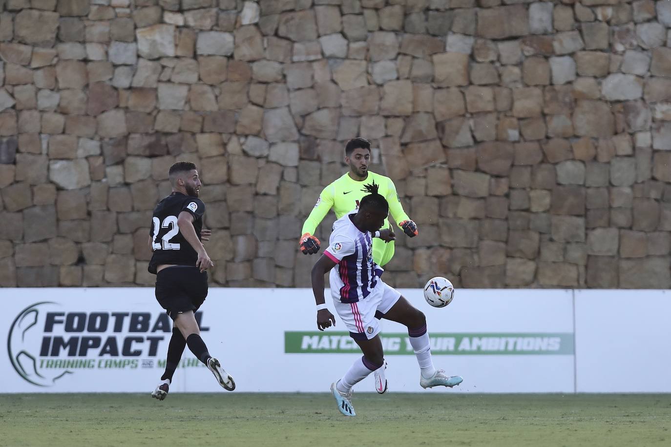 El Real Valladolid ha goleado esta tarde al Granada en el segundo partido amistoso de la pretemporada. 