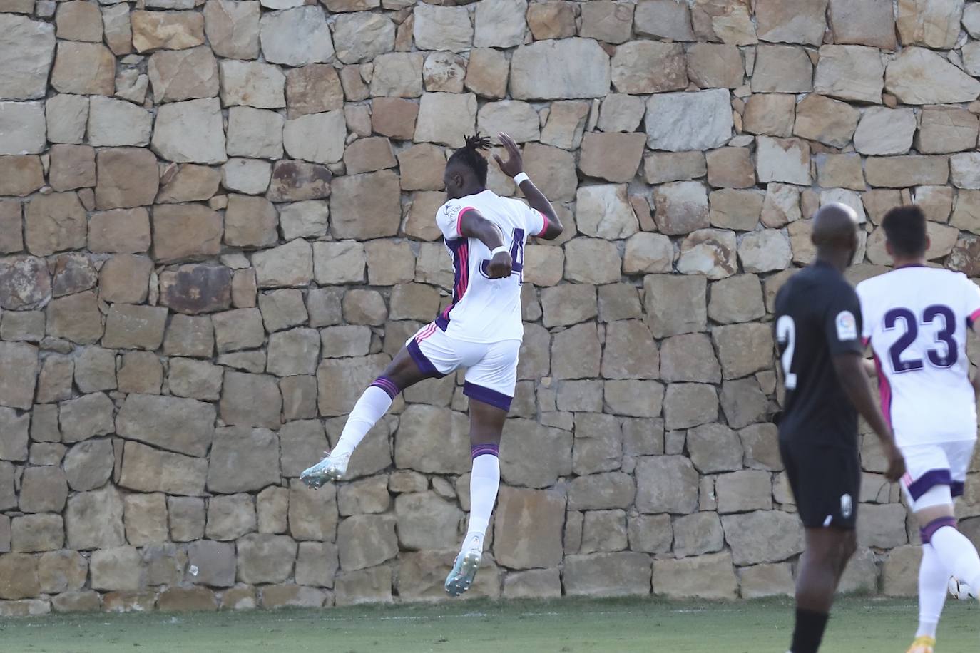 El Real Valladolid ha goleado esta tarde al Granada en el segundo partido amistoso de la pretemporada. 