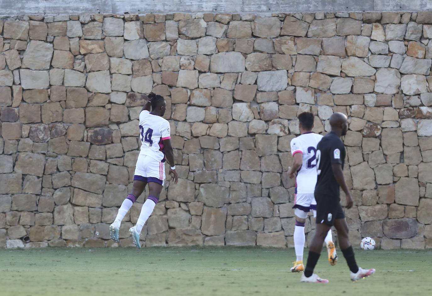 El Real Valladolid ha goleado esta tarde al Granada en el segundo partido amistoso de la pretemporada. 