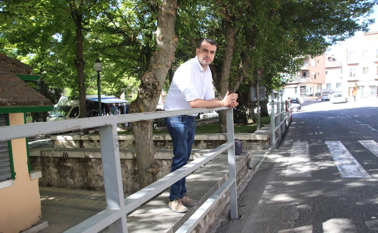 Fraile posa apoyado en una talanquera antes de las fiestas de 2019..