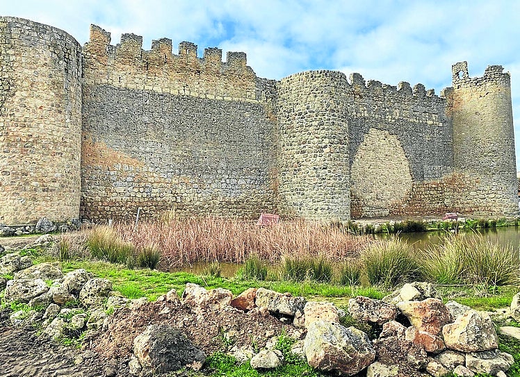 Cubo reconstruido en el castillo.