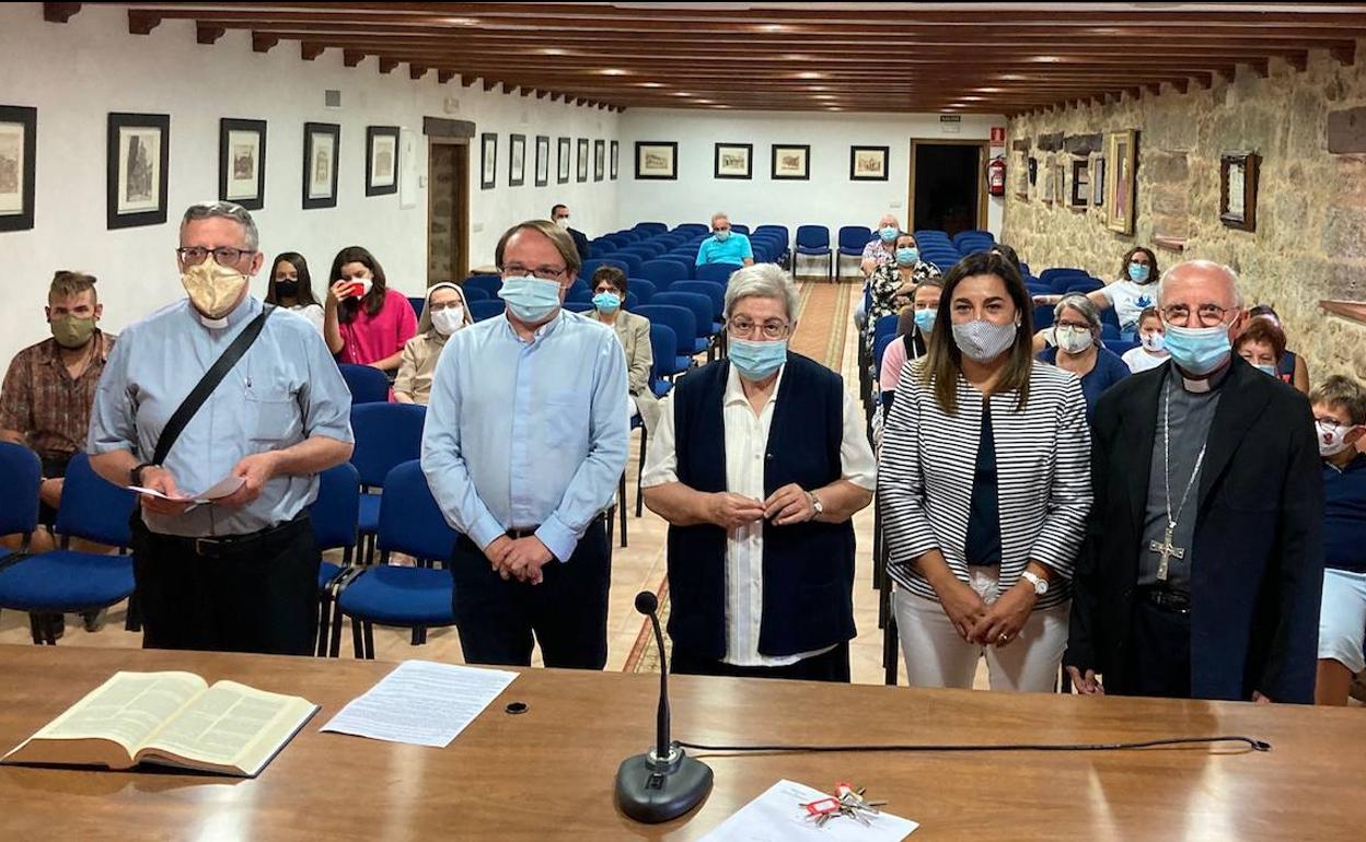 Prudencio Manchado, José María Rodríguez-Veleiro, Mª Paz Diago, Mar Manzano y Jesús García Burillo. 