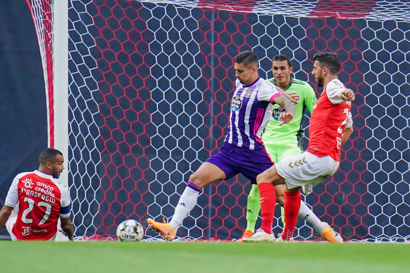 El cansancio acabó de nuevo pasando factura a un Pucela que solo hizo dos cambios y que ofreció momentos de muy buen fútbol