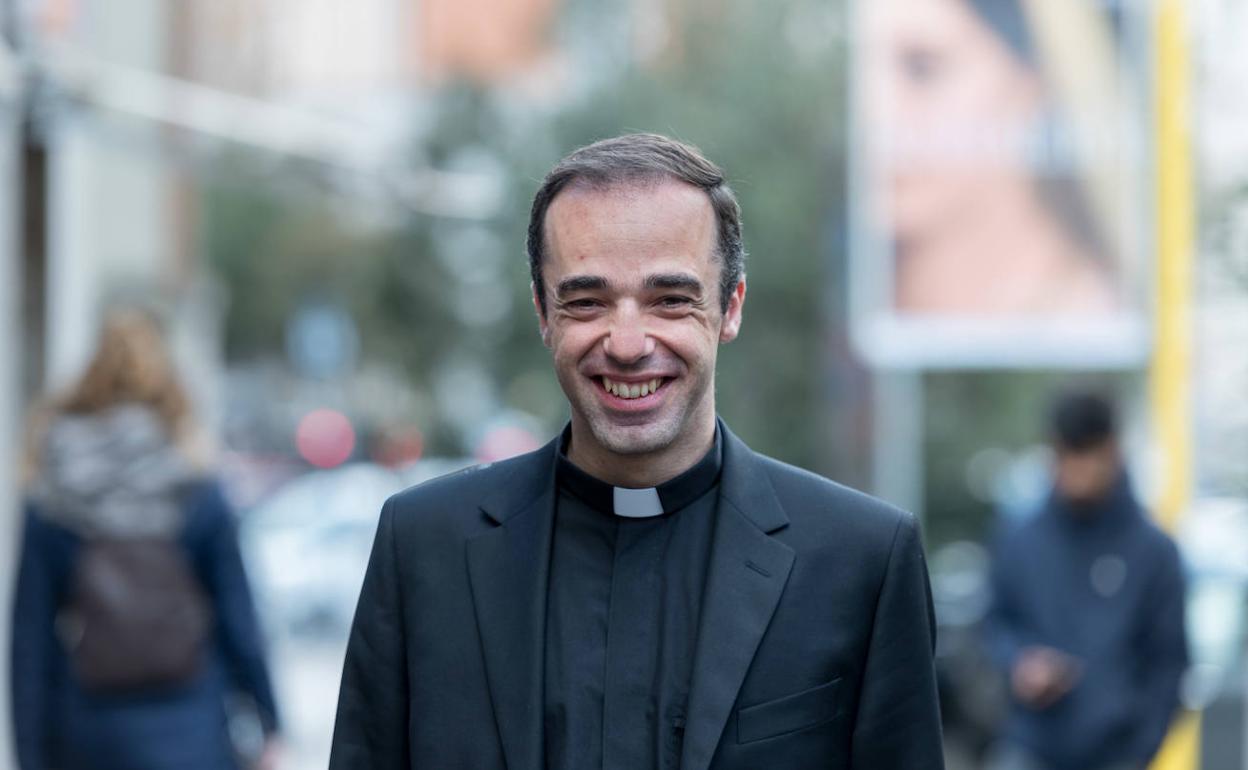 El joven sacerdote vallisoletano Miguel Ocaña. 