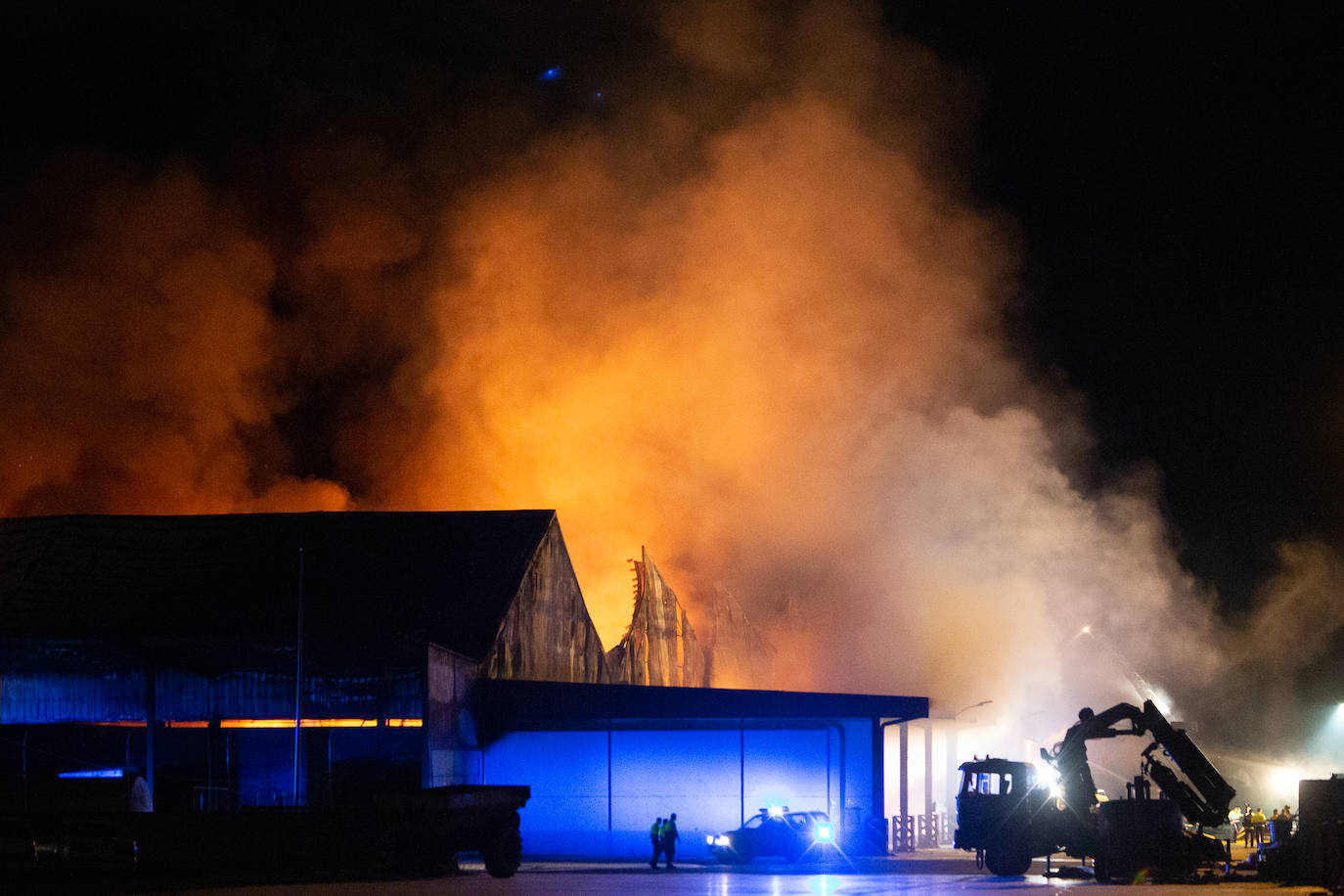 Incendio en la cooperativa Cobadu en Zamora.
