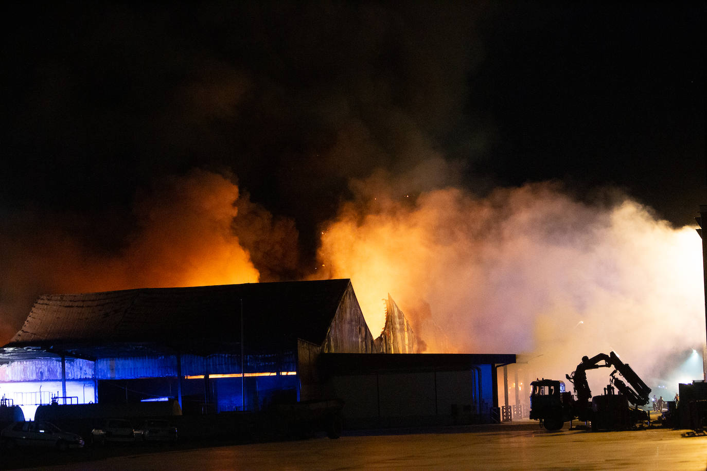 Incendio en la cooperativa Cobadu en Zamora.
