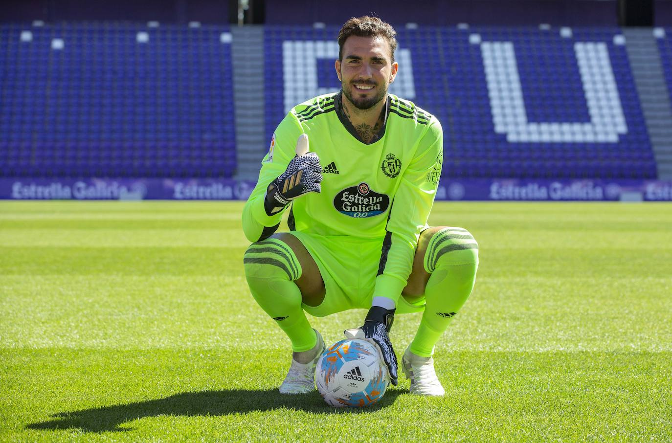 Presentación del portero del Real Valladolid Roberto Jiménez. 