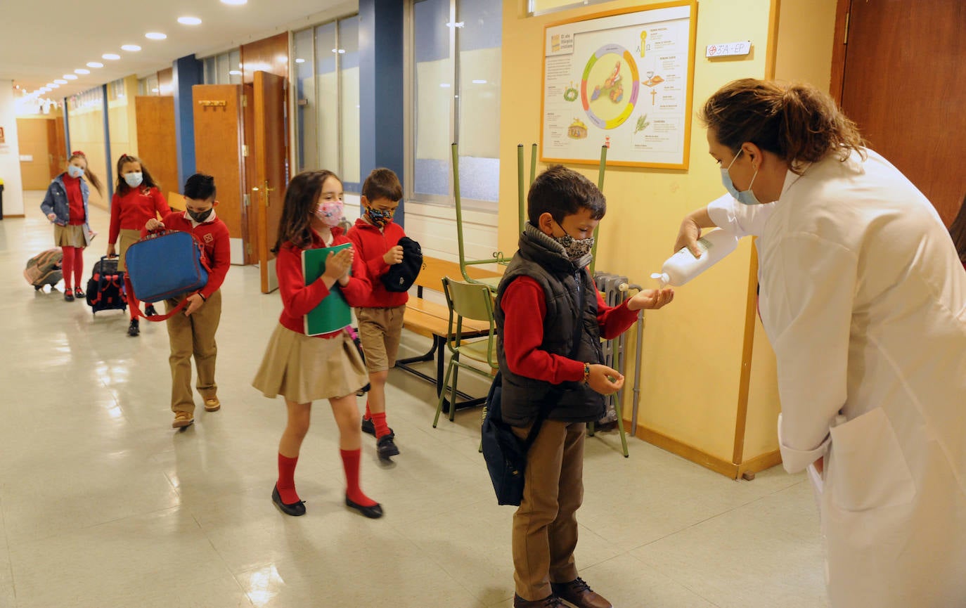 Vuelta al cole en el colegio San Juan de la Cruz en Medina del Campo. 