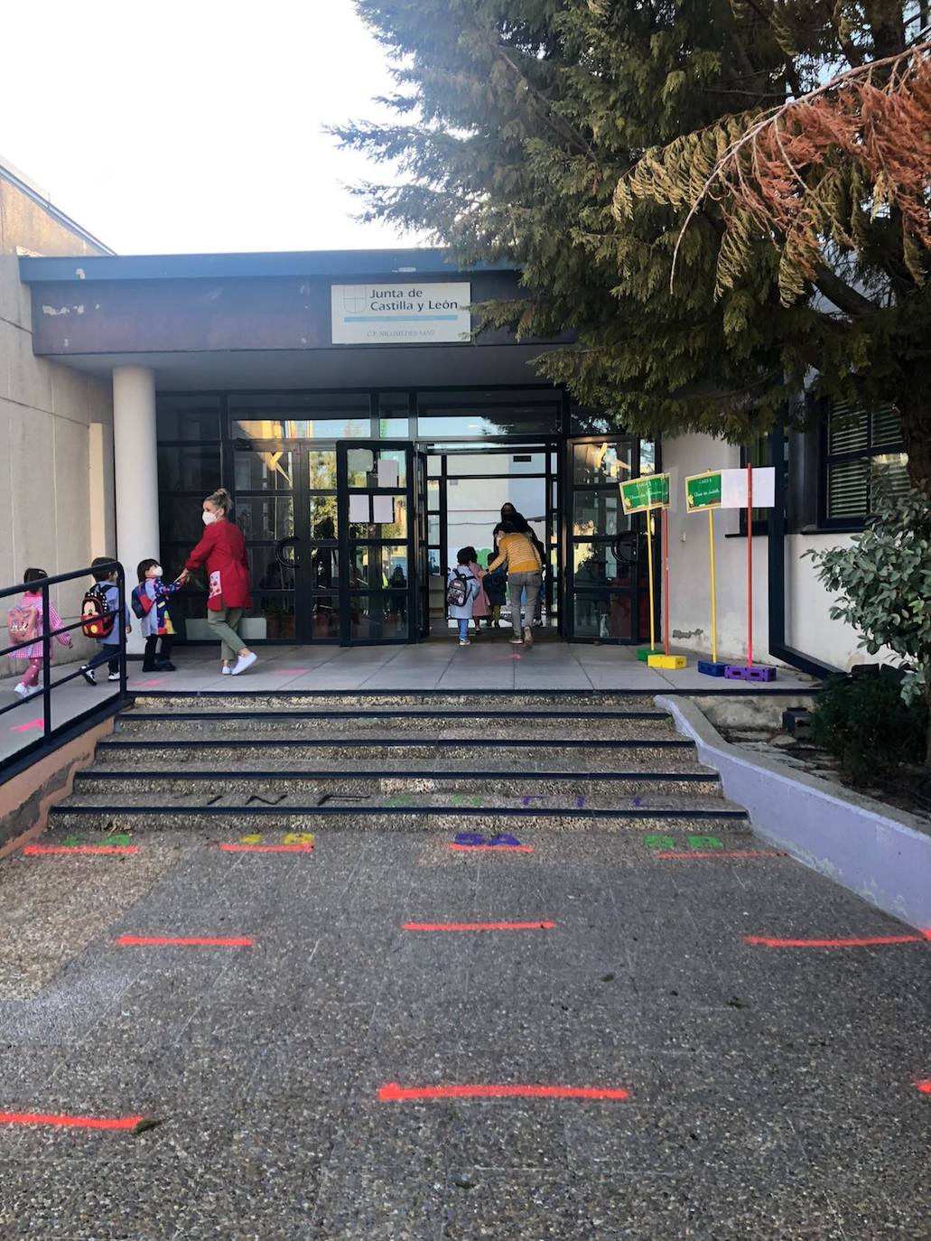 Vuelta al cole en el colegio Nicomedes Sanz de Santovenia Pisuerga. 