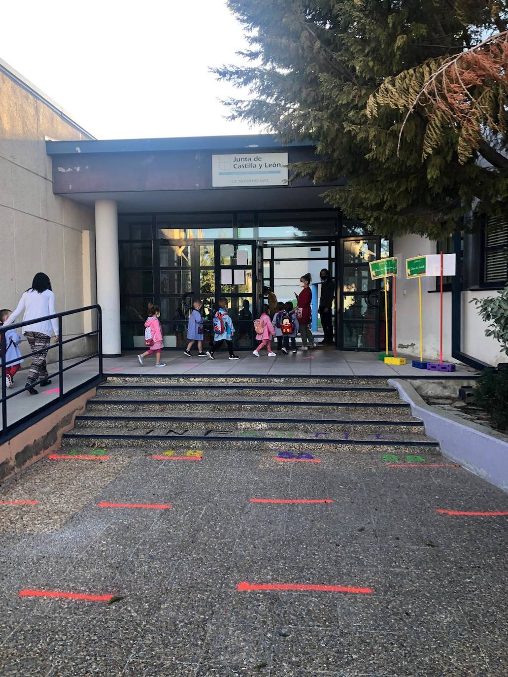 Vuelta al cole en el colegio Nicomedes Sanz de Santovenia Pisuerga. 