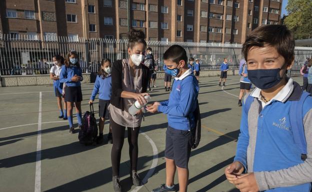 Galería. Primer día en los colegios de Valladolid capital (2/3).