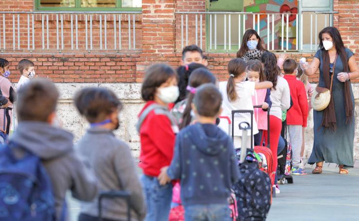 Los colegios de Valladolid reciben a los alumnos (1/3)