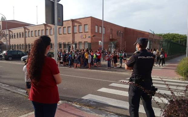 Policía Nacional y Guardia Civil refuerzan el control en entradas escolares en Castilla y León