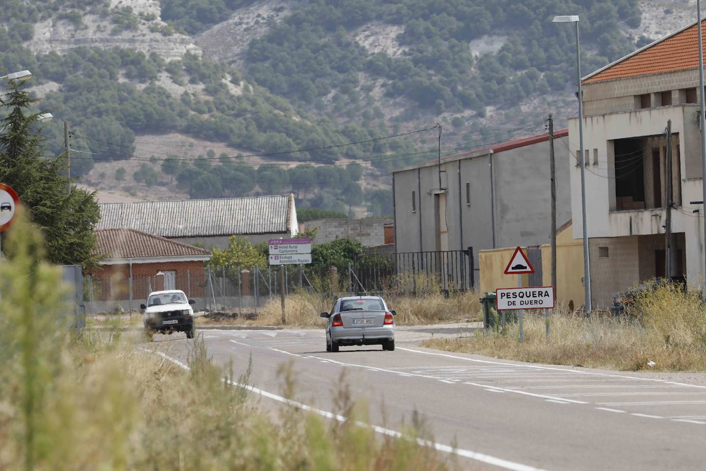 Acceso a Pesquera por carretera Pesquera de Duero-Olivares de Duero VP-3001.