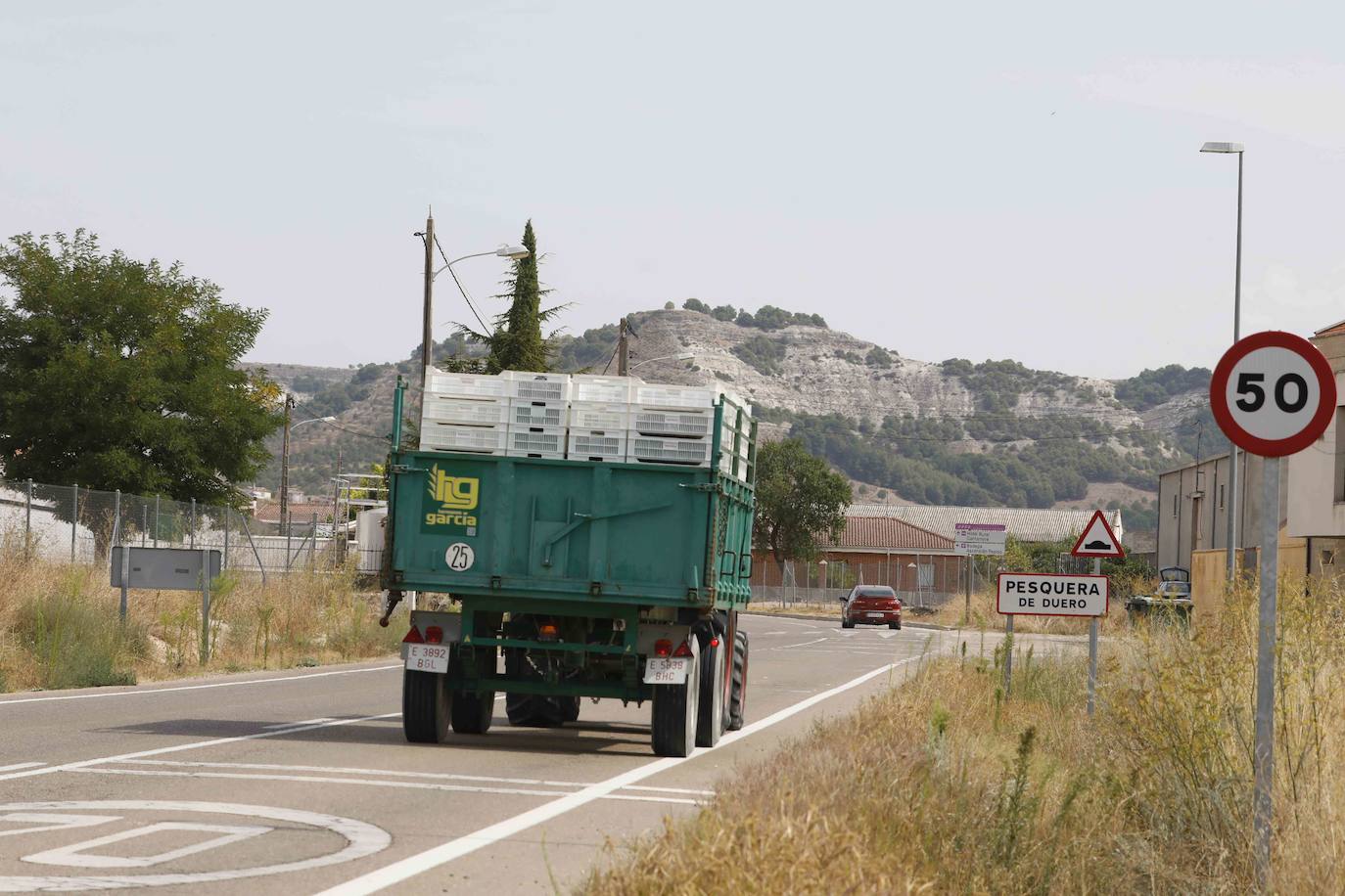 Acceso a Pesquera por carretera Pesquera de Duero-Olivares de Duero VP-3001.