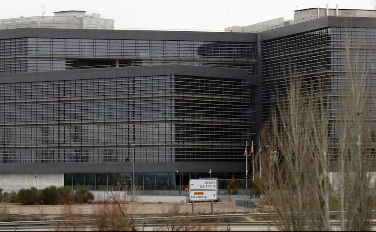 Edificio de la Junta conocido como la Perla Negra, en Aroyo de la Encomienda.