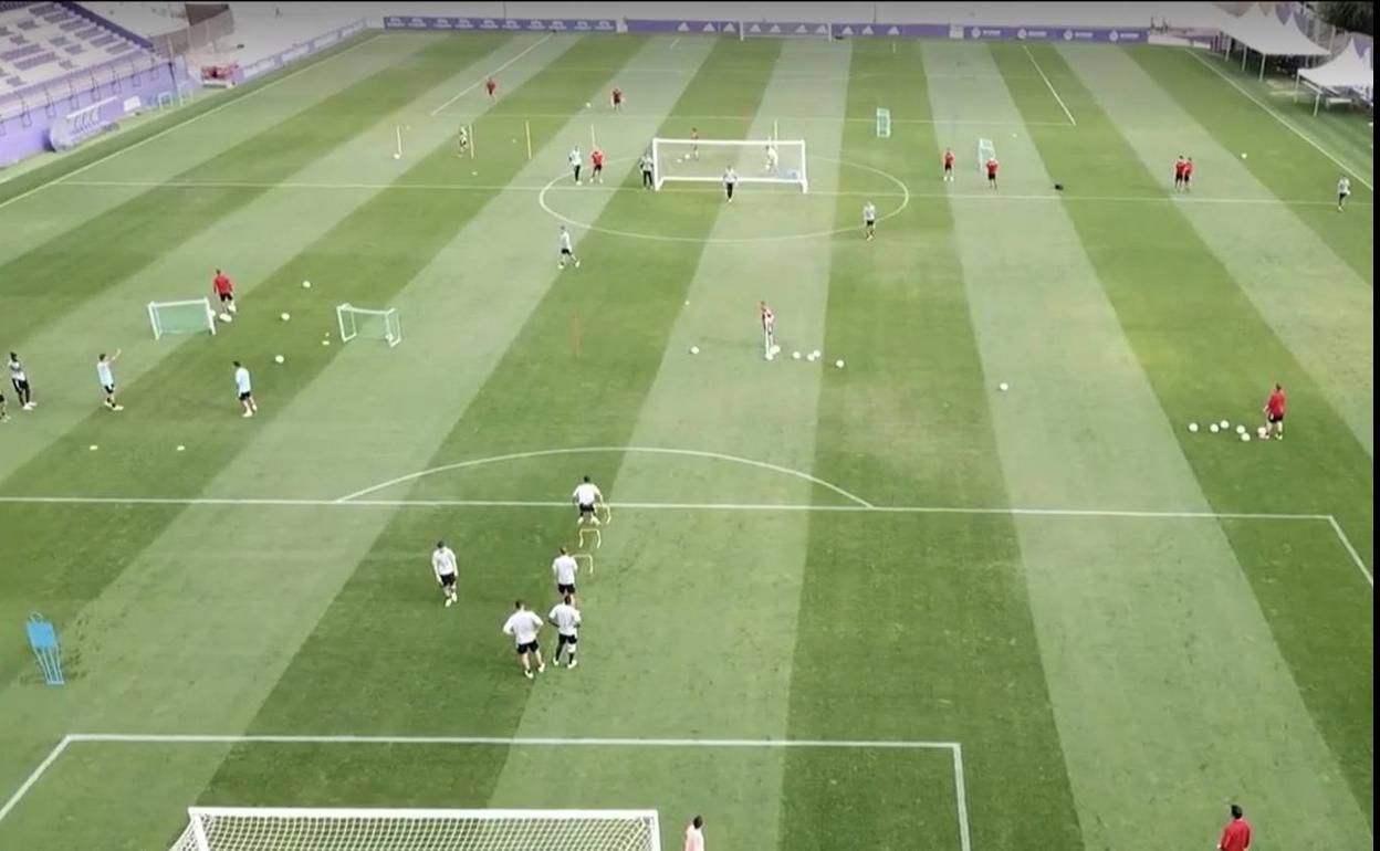 Imagen de un entrenamiento del Real Valladolid en los Anexos captada desde un dron