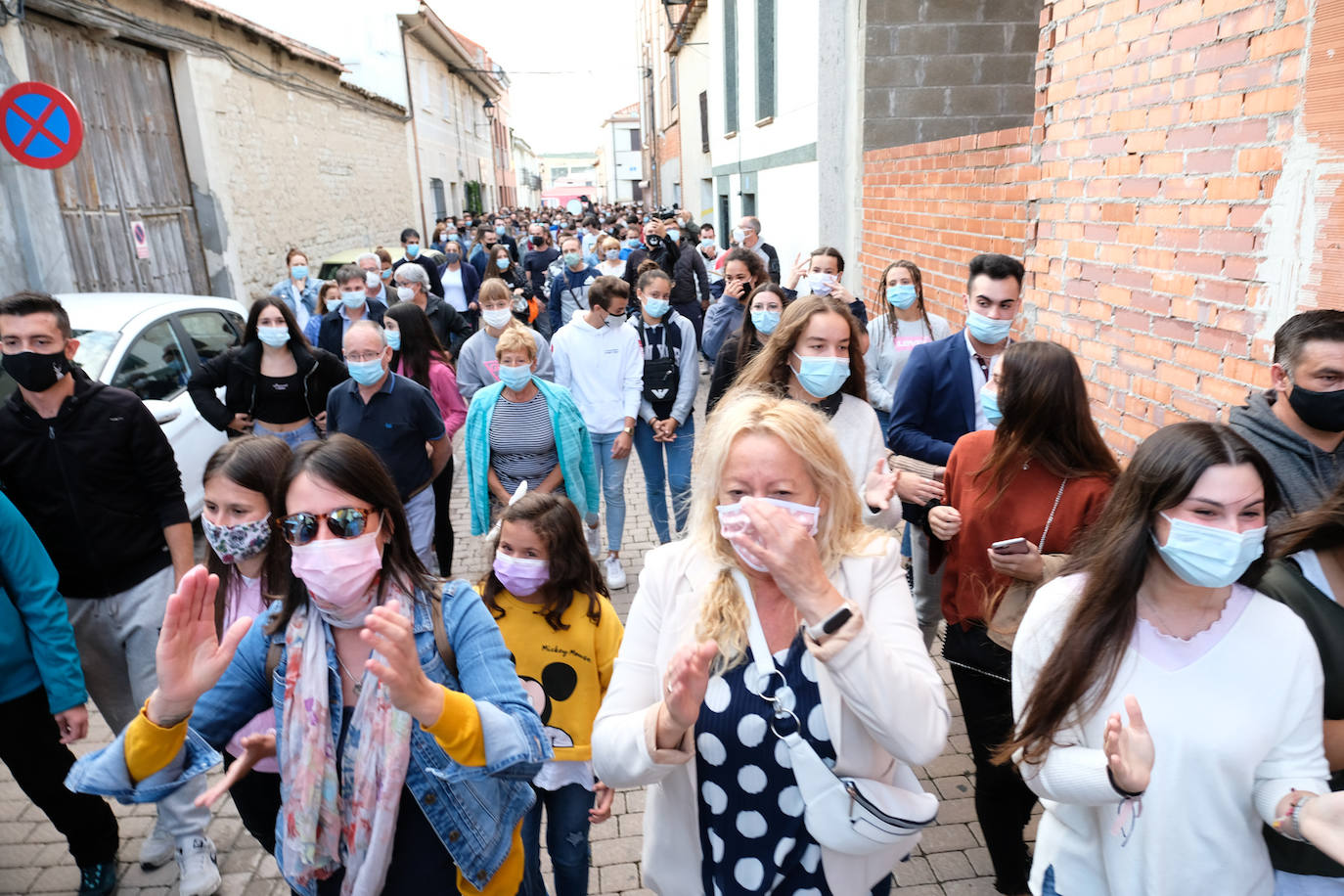 Fotos: Una protesta vecinal en Renedo consigue echar a la familia de okupas