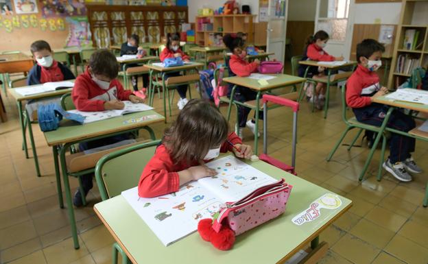 Imagen principal - Una mañana en el colegio Rafaela María de Valladolid. 