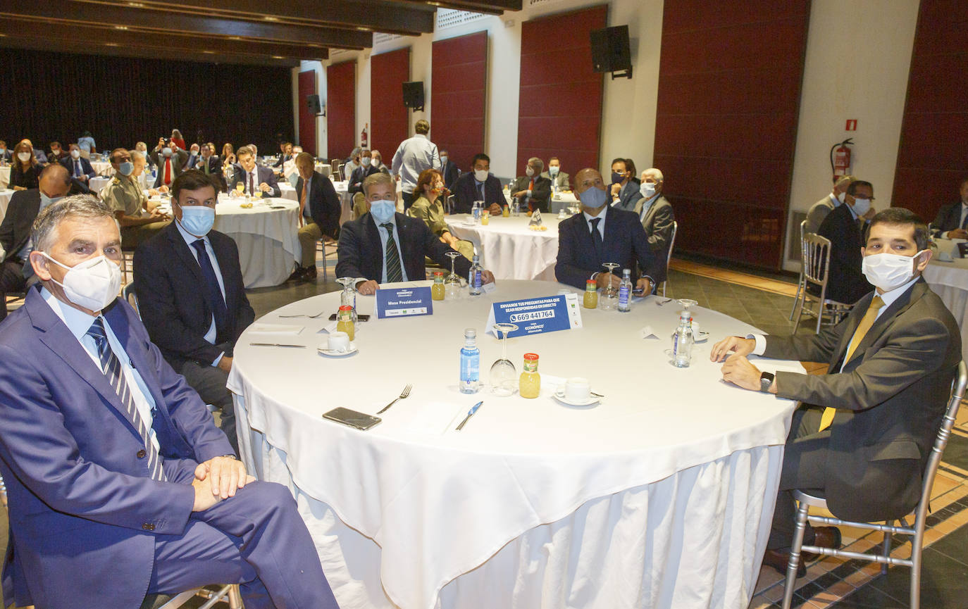 Asistentes al Foro Económico de El Norte que ha inaugurado el exministro de Hacienda Cristóbal Montoro. 