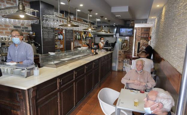 La hostelería aplaude la recuperación de las barras y reanuda la ruta de las tapas