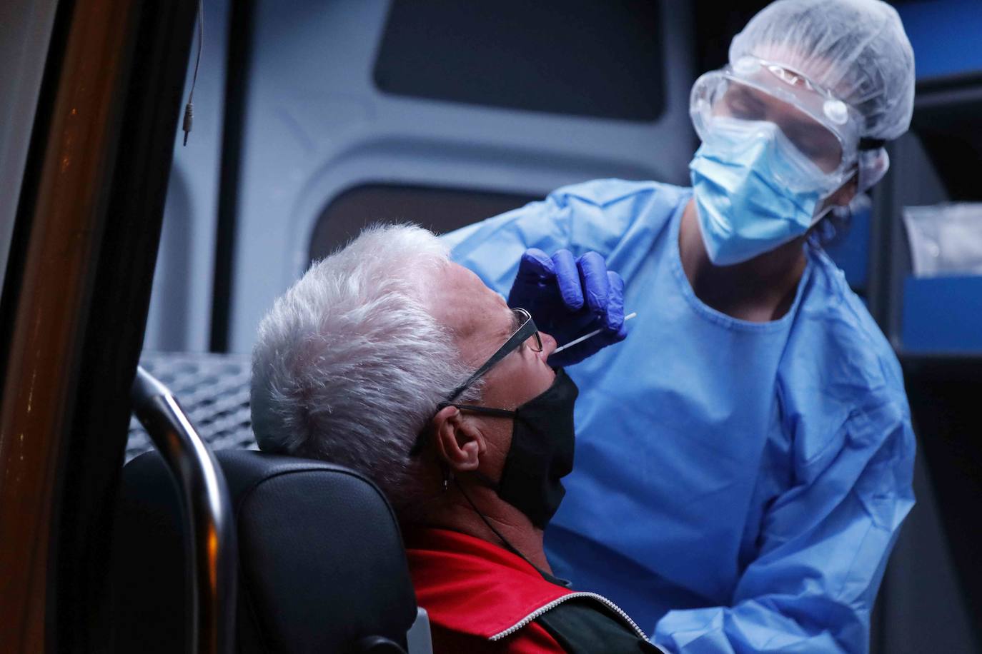 Se espera que más de 2.000 personas se sometan a las pruebas. 